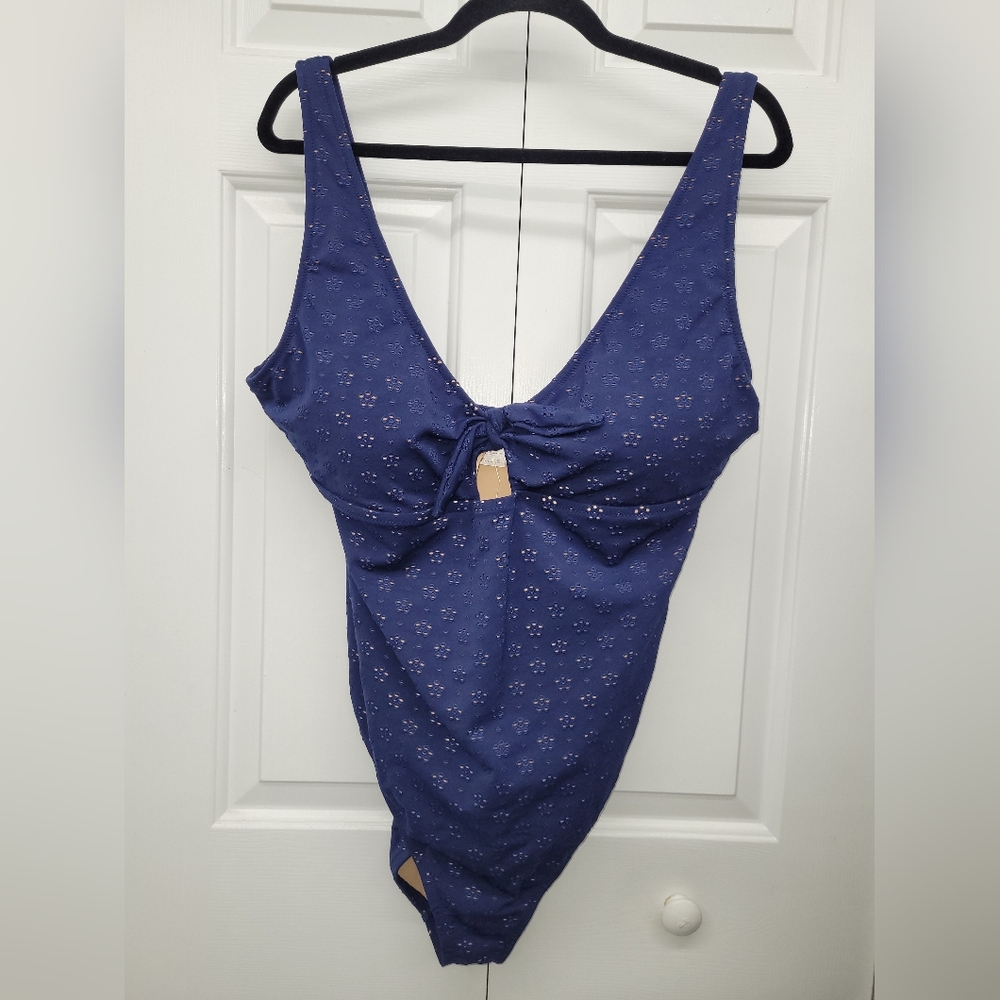 J. CREW Eyelet Cutout One-Piece Swimsuit with Bow Navy 2X - Picture 2 of 11